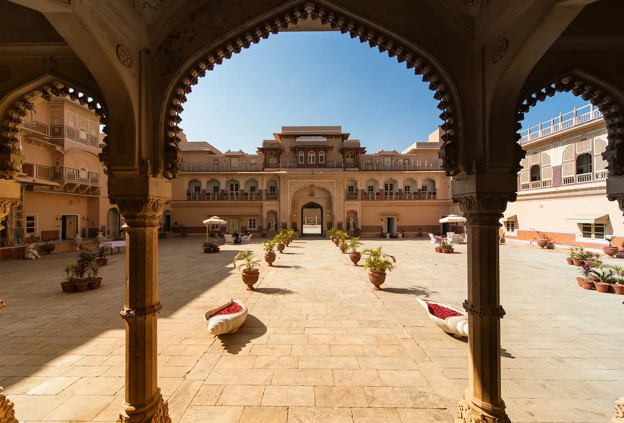 Palaces of Rajasthan with Classical India and Nepal Tour